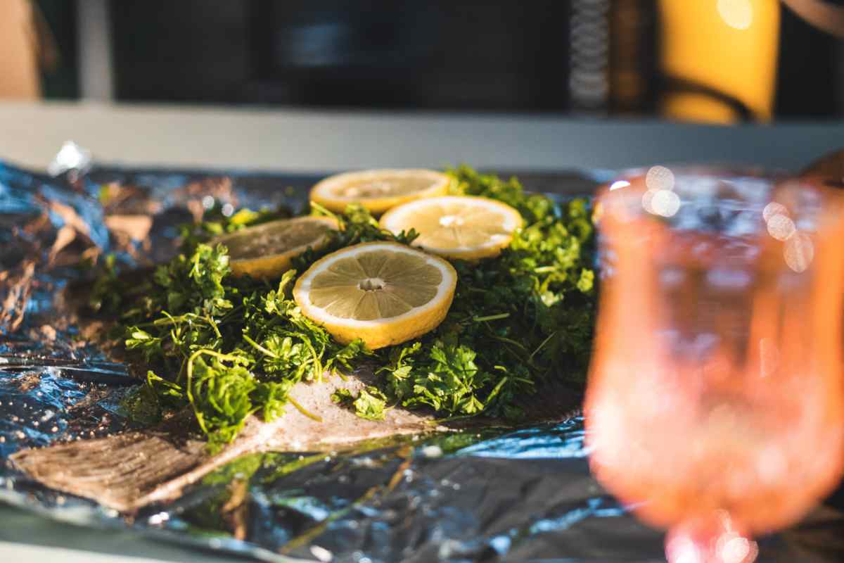 Friskfanget pigar fra fiskehandleren