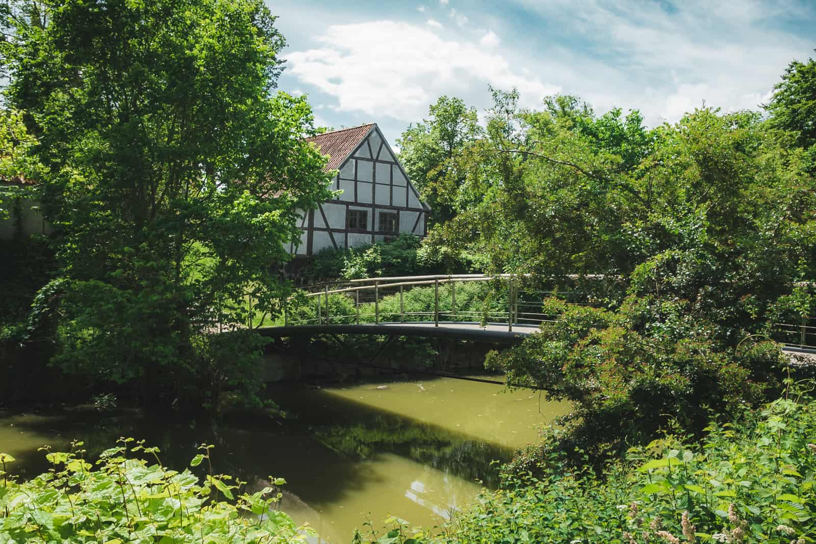 Frederiksværk by ved kanalen