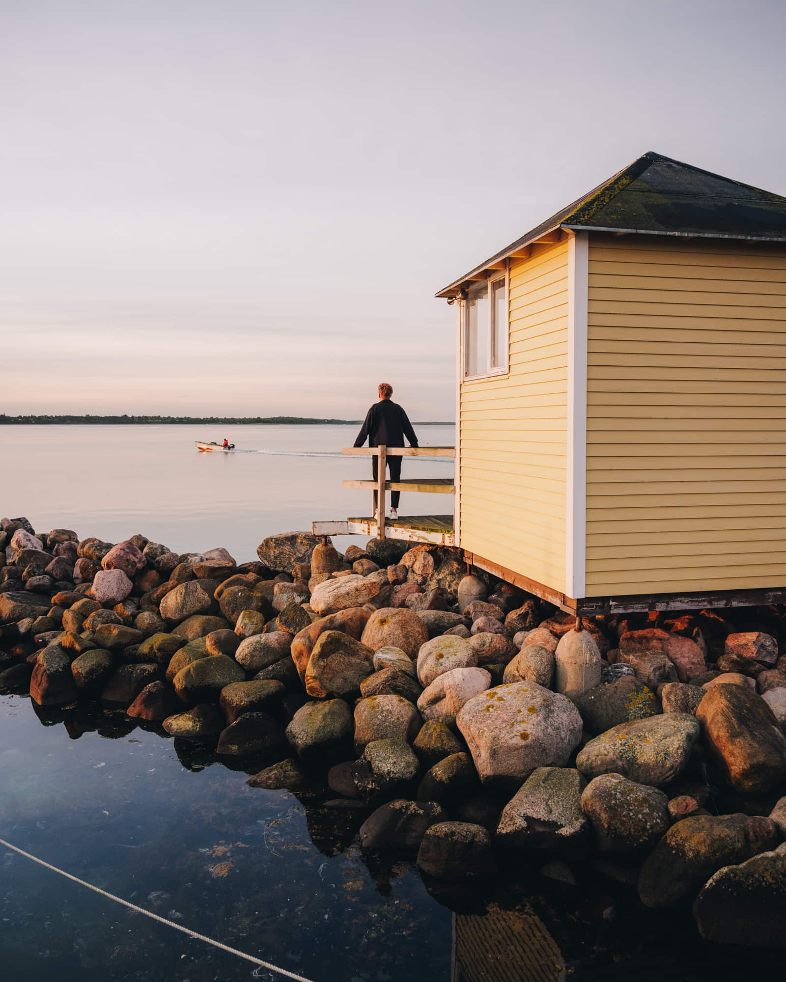 Lynæs Havn - Det gule badehus
