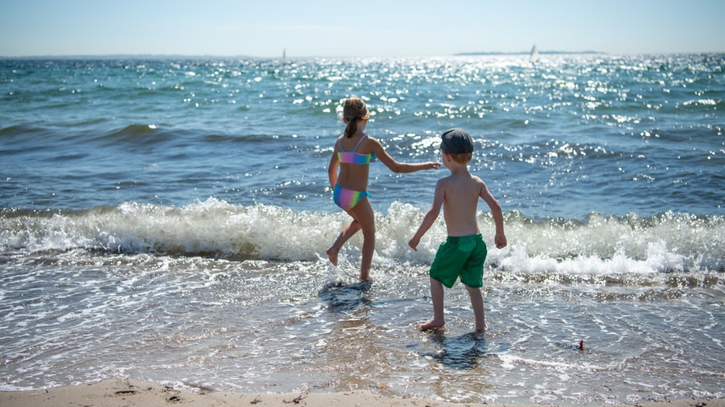 Børn på strand