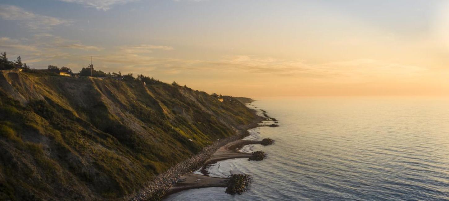 Vejby Strand set fra vandsiden af