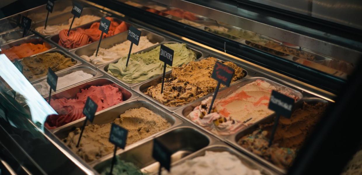 Choose your ice cream from one of the ice cream parlours in the pedestrian street Nørregade in Frederiksværk.